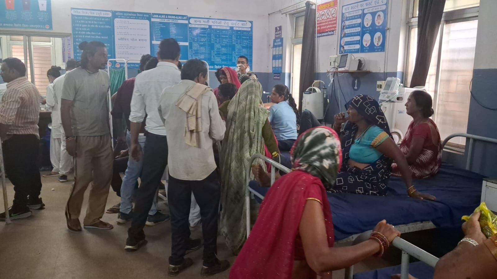 ओवरलोड पिकअप बनी हादसे की वजह, ट्रैक्टर को ओवरटेक करते पलटी; 23 मजदूर घायल, चालक फरार 2 1784123700 WhatsApp Image 2026 07 15 at 19.13.19