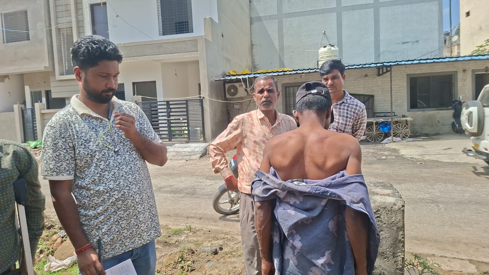 हाईटेंशन लाइन की चपेट में आए चार मजदूर, महिला की हालत गंभीर 2 1790585422 WhatsApp Image 2026 09 28 at 12.15.38