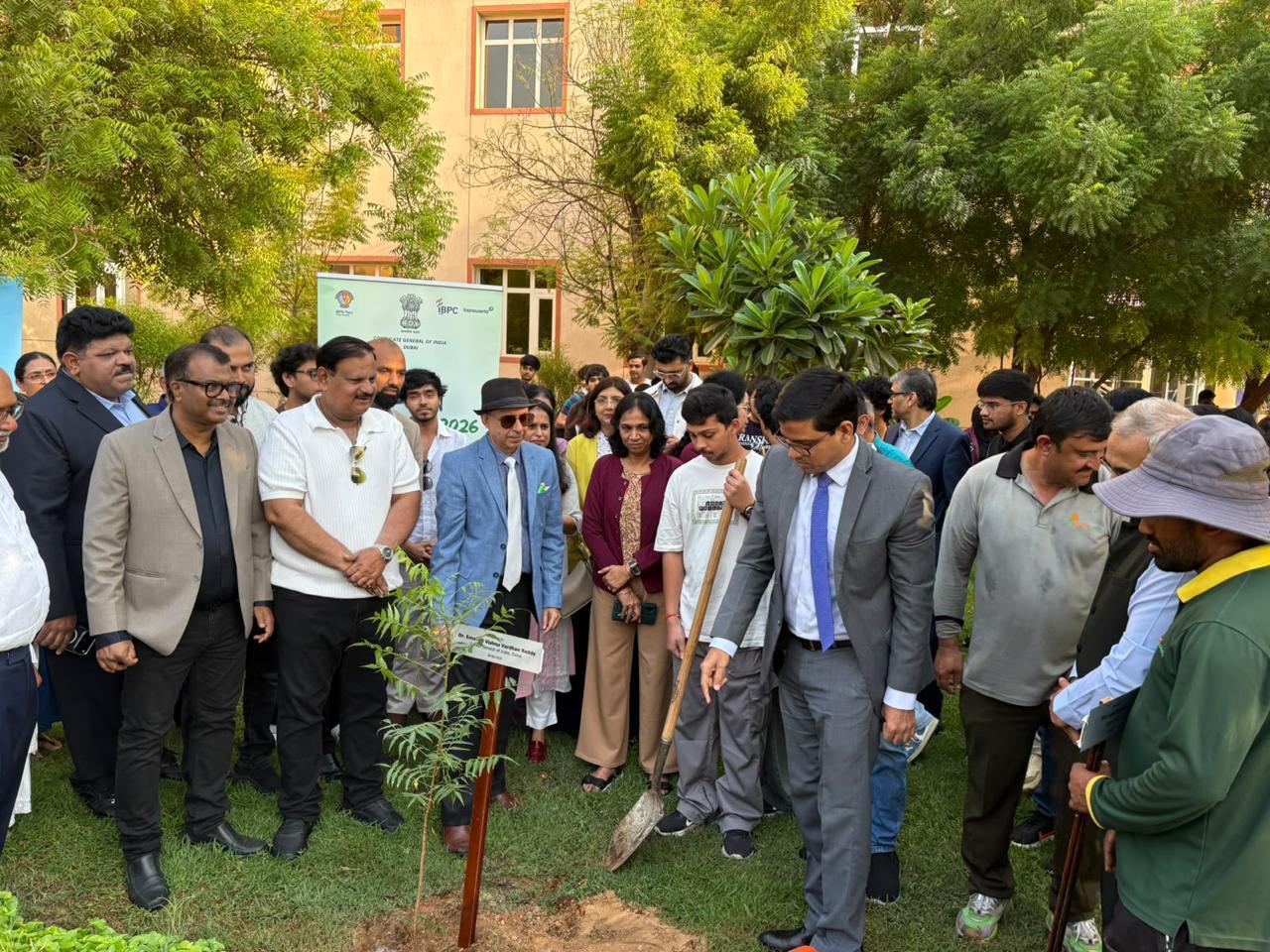 ‘मां के नाम एक पेड़’ अभियान में BITS पिलानी दुबई कैंपस में हुआ वृक्षारोपण 3 1790588329 WhatsApp Image 2026 09 28 at 14.58.08