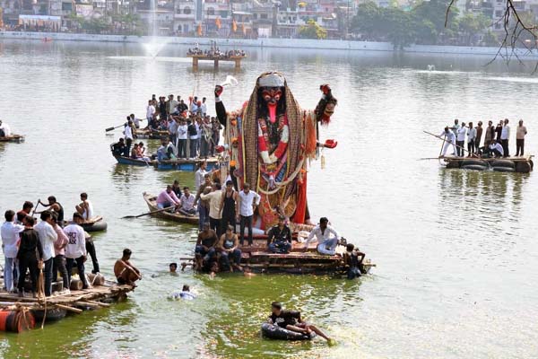 जयकारों के बीच मां जगतजननी की विदाई सिलसिला ज़ारी,नगर निगम ने किए व्यापक इंतजाम 2 1792580603 07